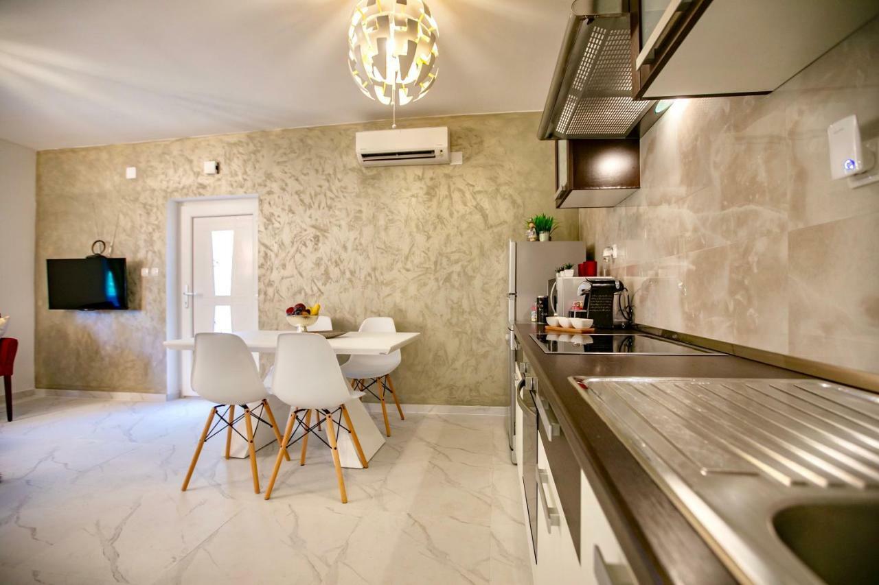 Ena Apartment *
