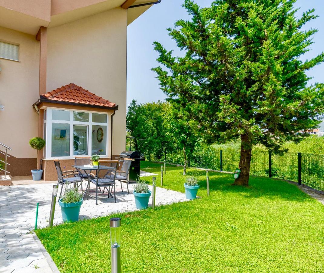 Apartament Ena *