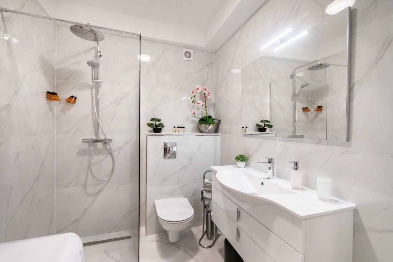 Apartament Ena *