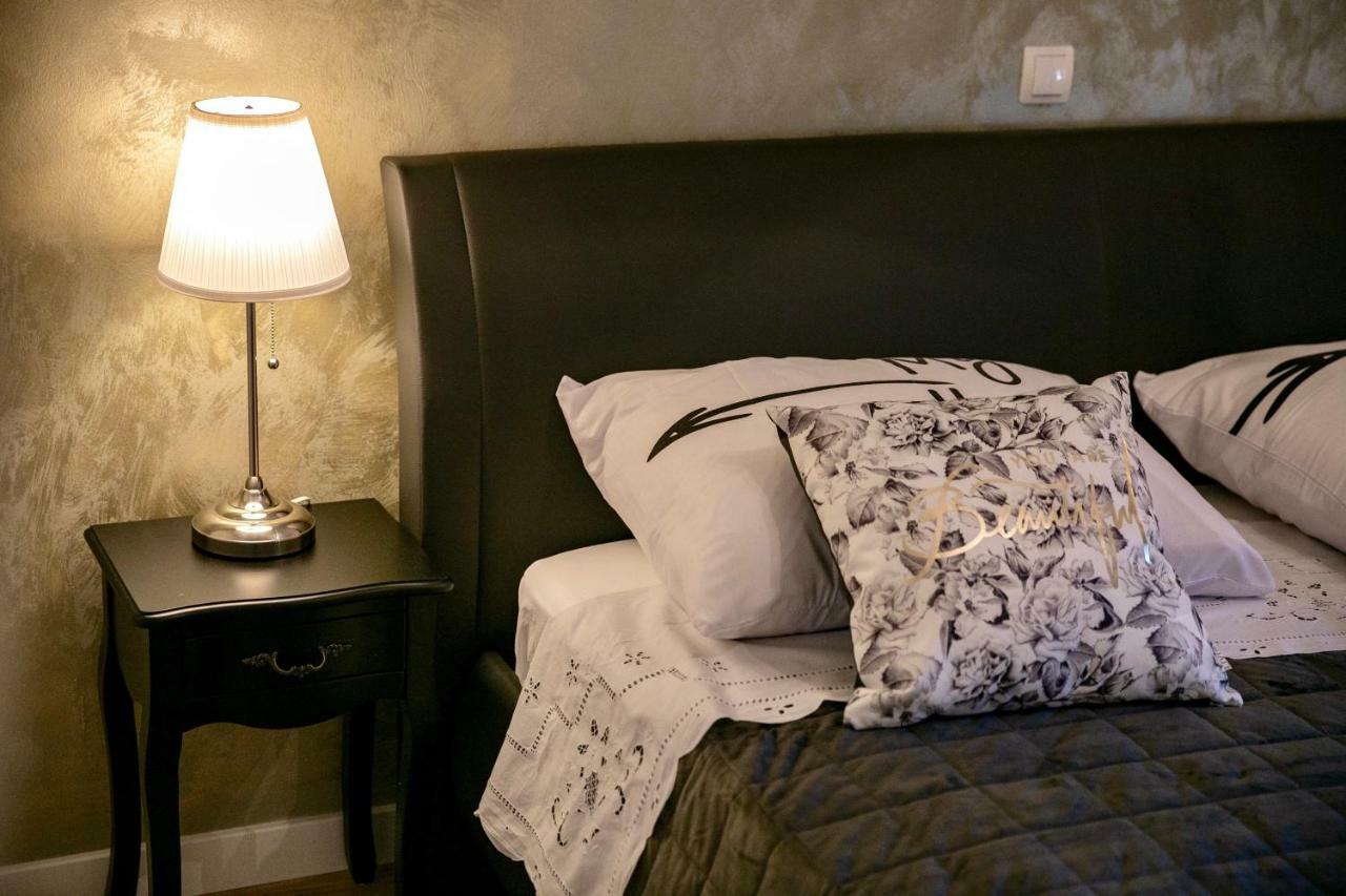 Apartament Ena